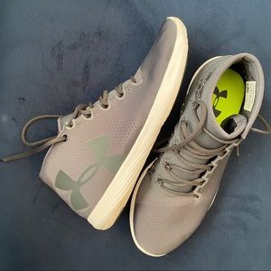Street Precision Mid Cross Training Sneaker